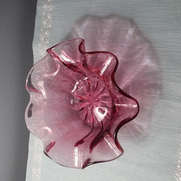 Vintage Cranberry Hand-Blown Glass bowl - Picture 5 of 5